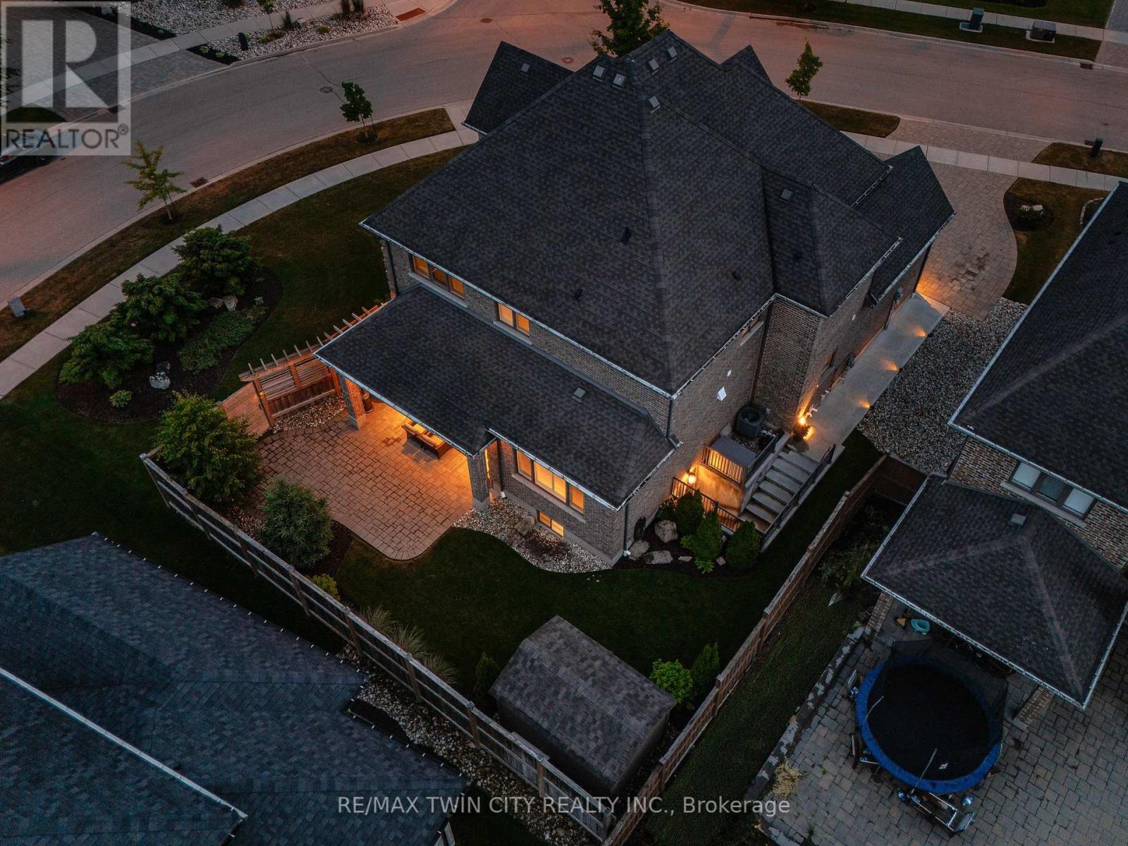 546 Manor Ridge Crescent, Waterloo, Ontario  N2K 0B4 - Photo 50 - X12241498
