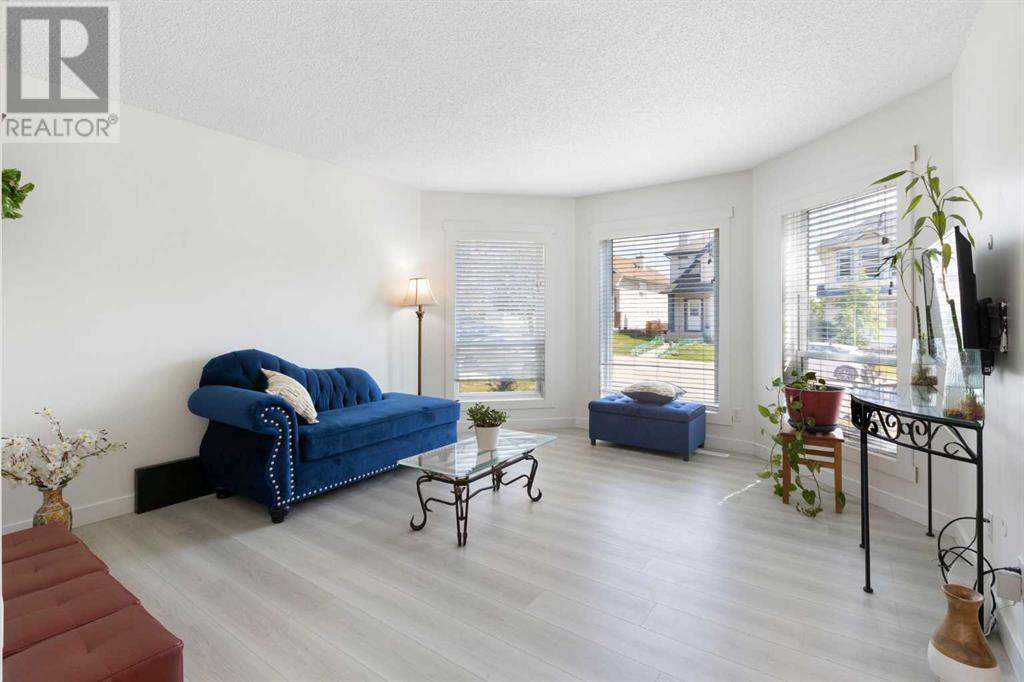 Property at 170 Citadel Acres Close NW image 4
