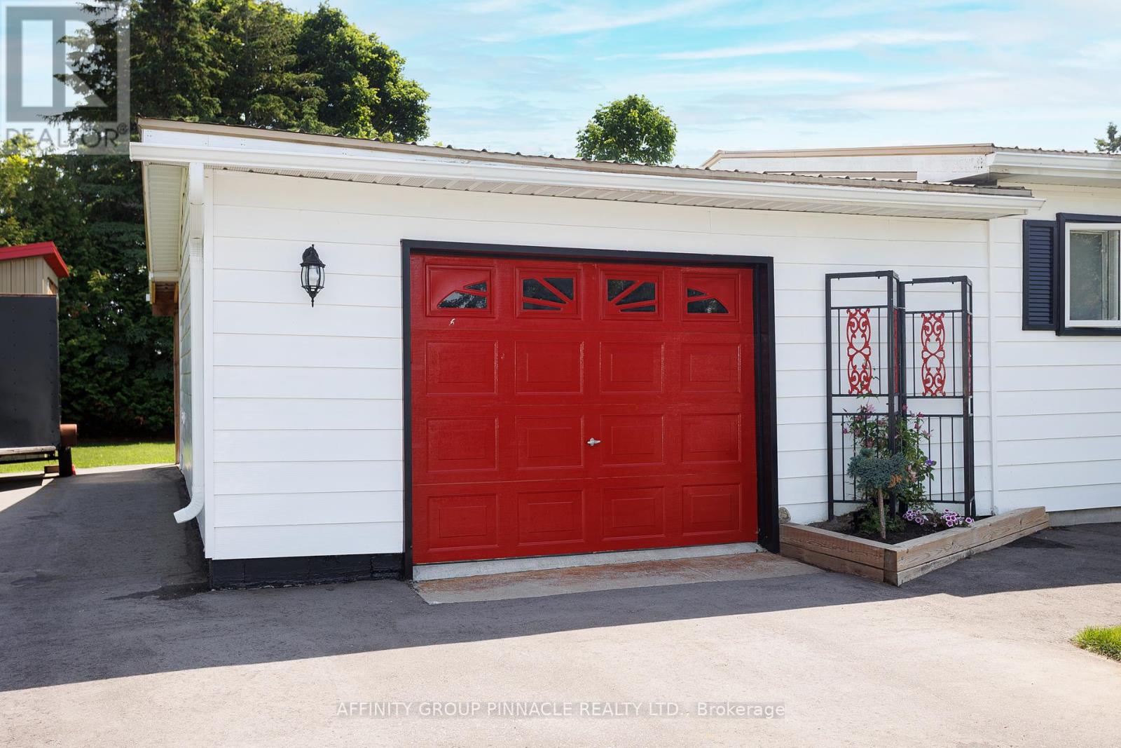 Property at 18 VISTA DRIVE image 4