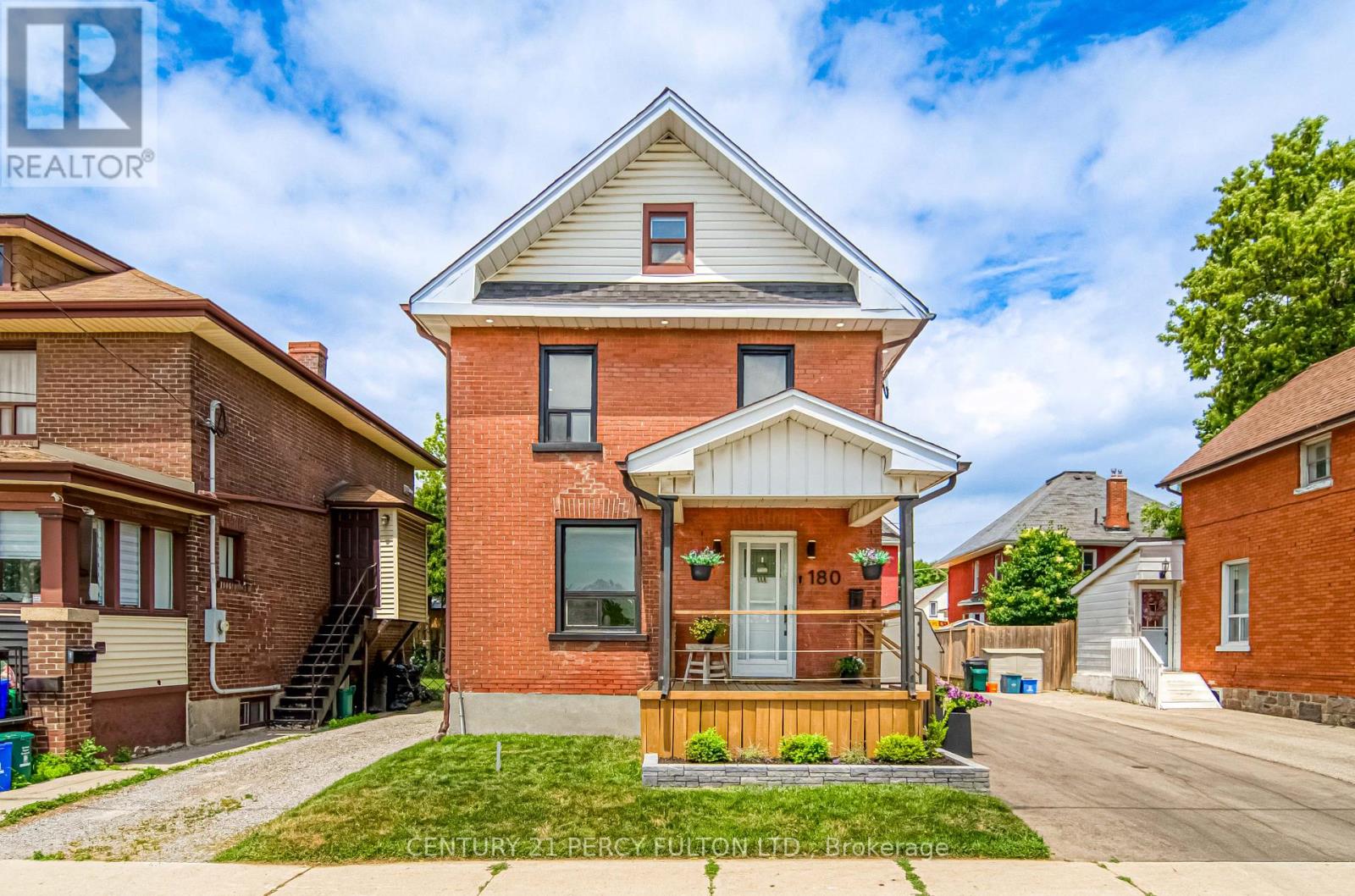 Property at 180 BRUCE STREET image 1