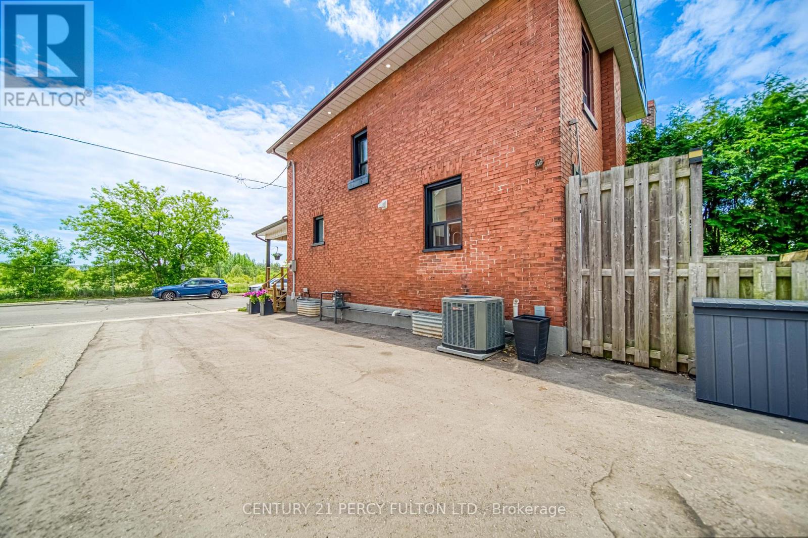 Property at 180 BRUCE STREET image 3