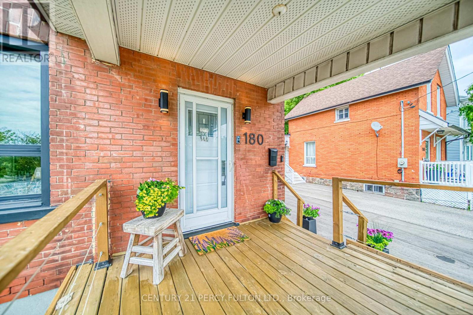 Property at 180 BRUCE STREET image 4