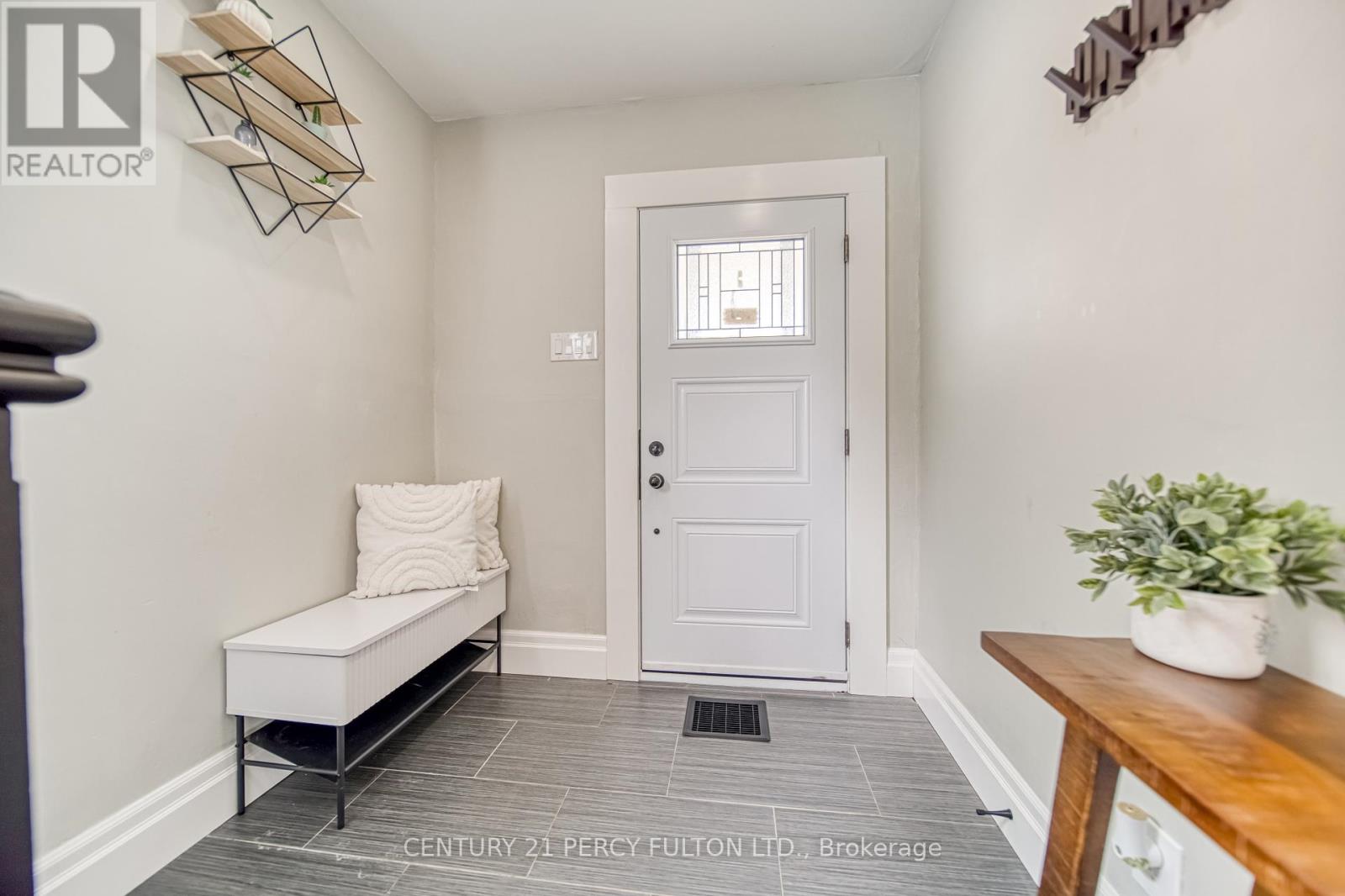 Property at 180 BRUCE STREET image 5