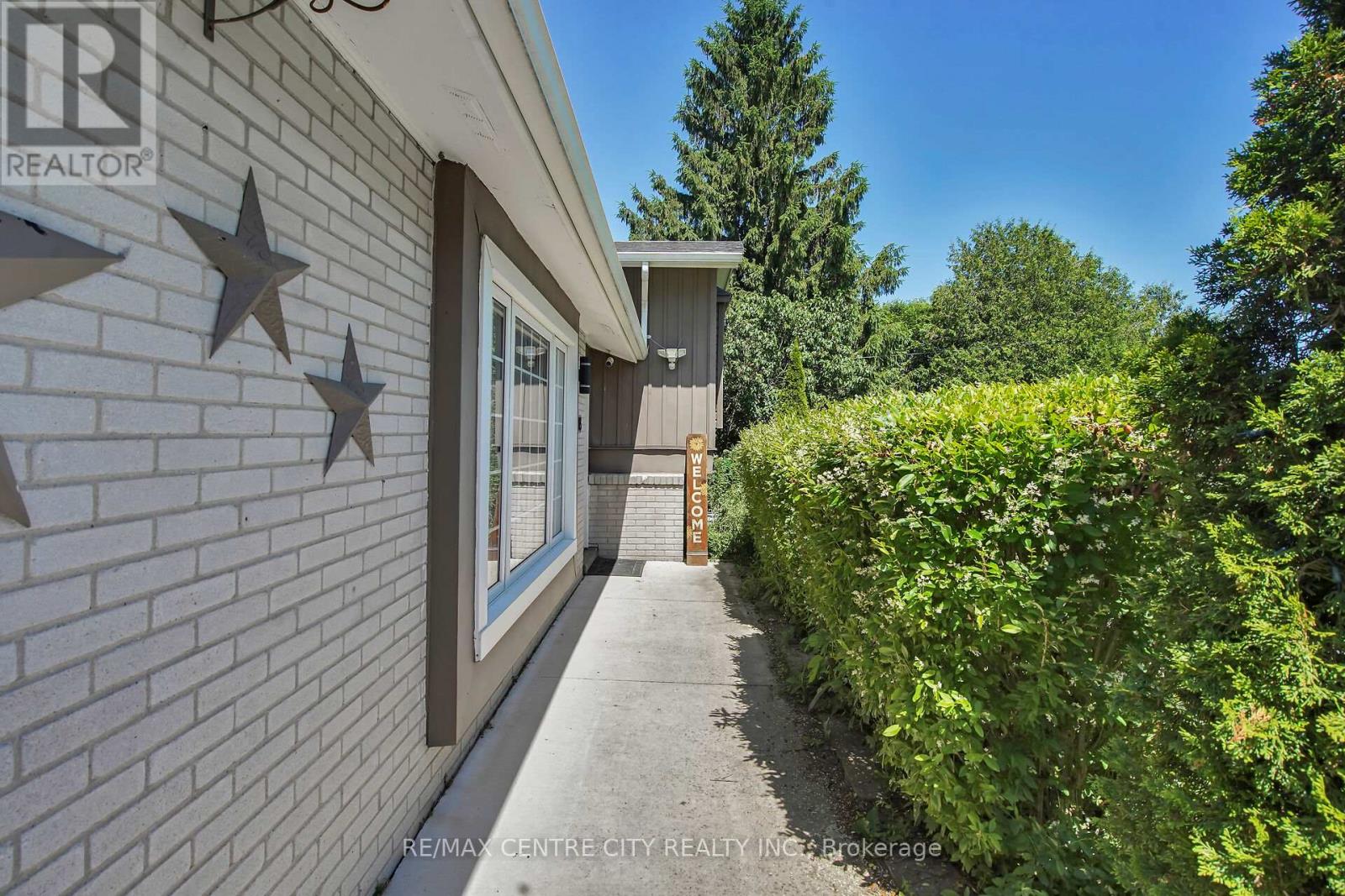 Property at 2103 FANSHAWE PARK ROAD W image 2