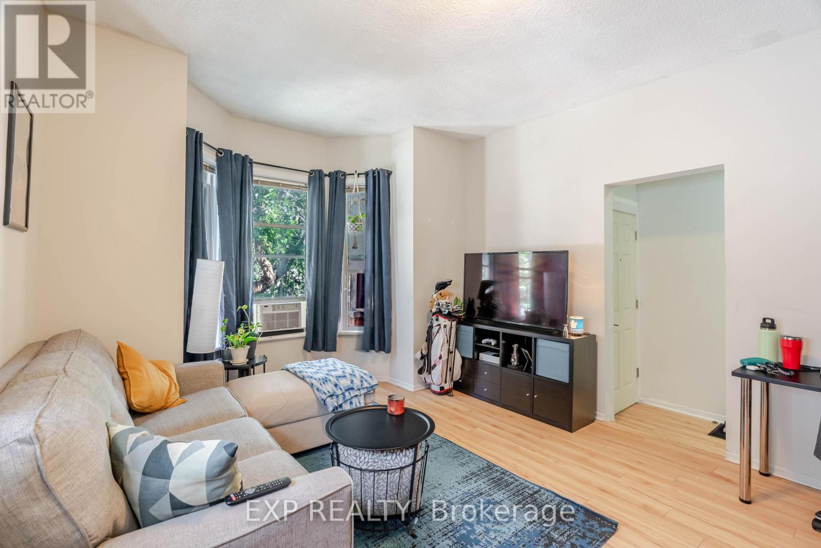 Property at 90 CAMBRIDGE STREET N image 4