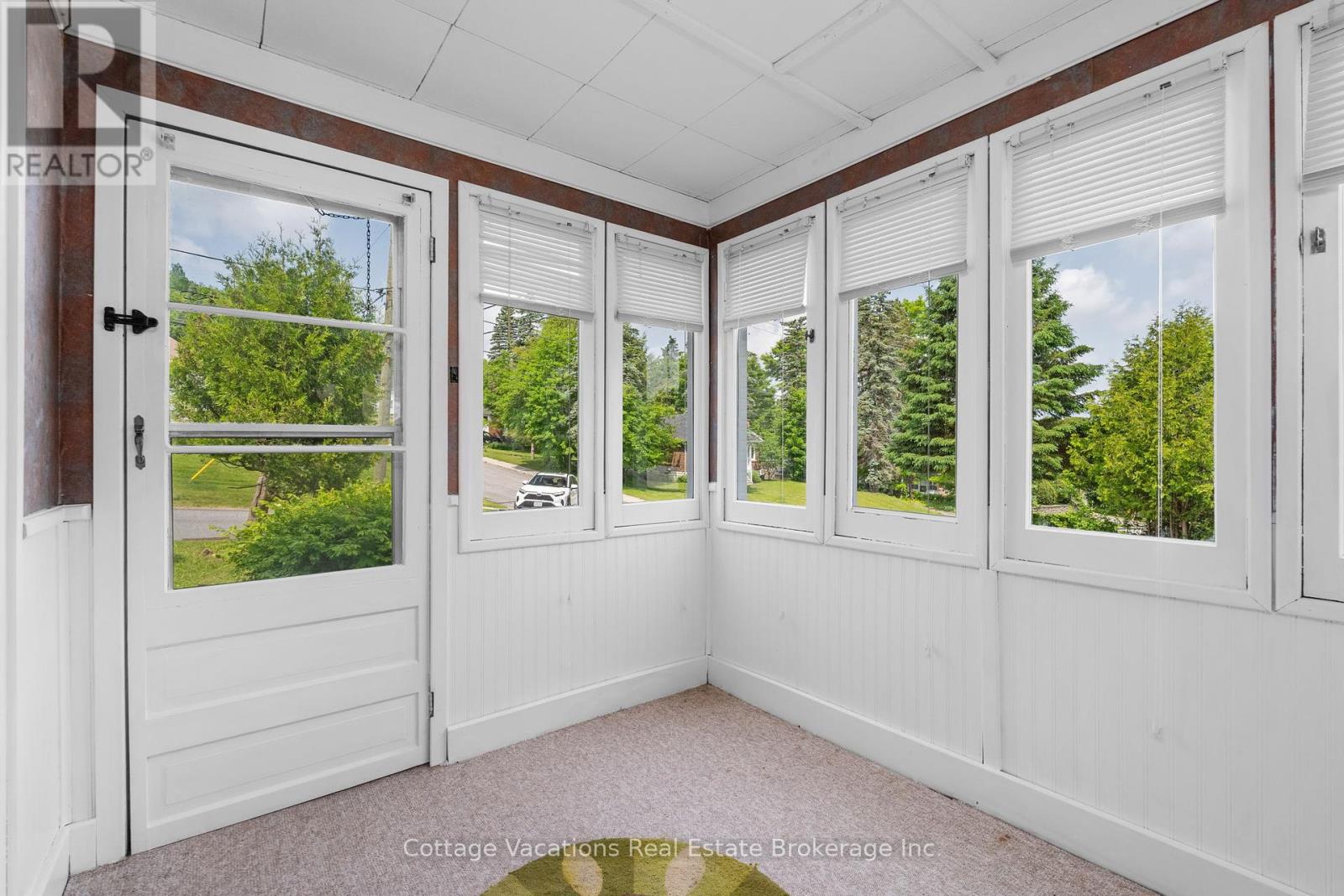 1 Duncan Street E, Huntsville, Ontario P1H 1V9 - Photo 10 - X12241721