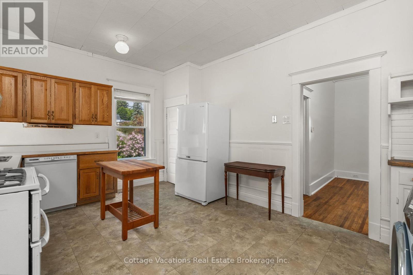 1 Duncan Street E, Huntsville, Ontario P1H 1V9 - Photo 26 - X12241721