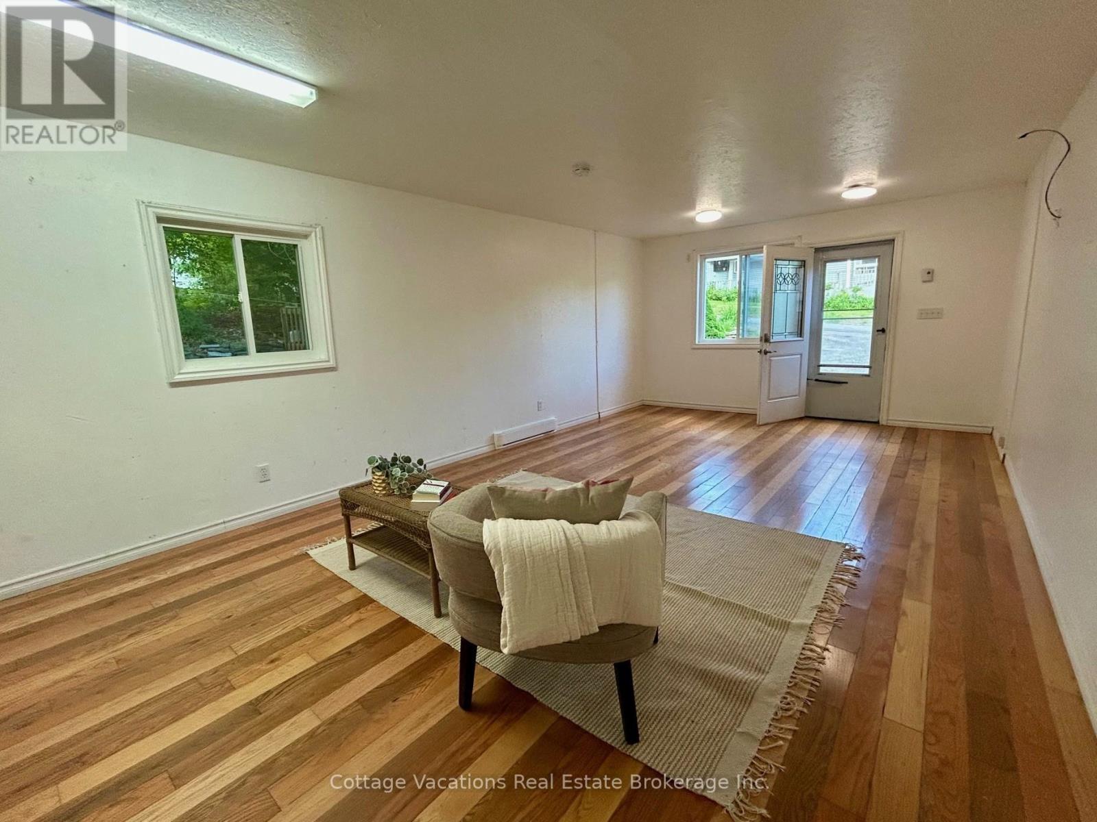 1 Duncan Street E, Huntsville, Ontario P1H 1V9 - Photo 4 - X12241721