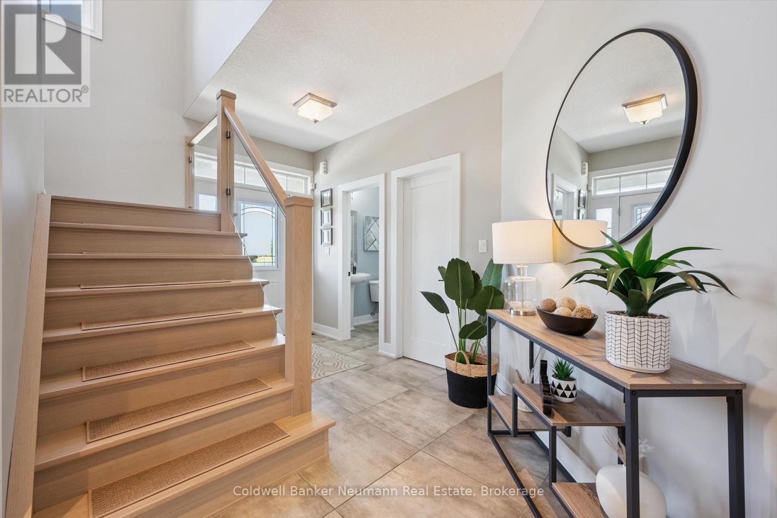 Property at 1 CREIGHTON AVENUE image 4