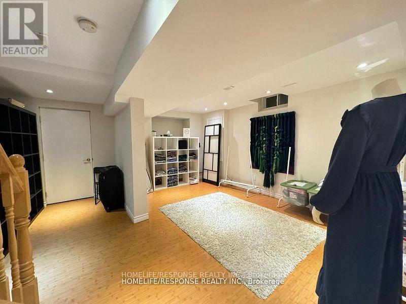 3254 Mcdowell Drive, Mississauga, Ontario  L5M 6S4 - Photo 22 - W12241610