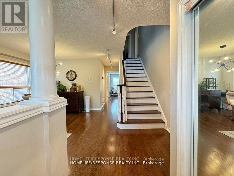 3254 Mcdowell Drive, Mississauga, Ontario  L5M 6S4 - Photo 3 - W12241610
