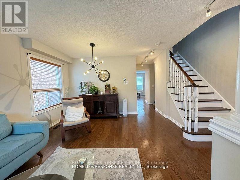 3254 Mcdowell Drive, Mississauga, Ontario  L5M 6S4 - Photo 5 - W12241610