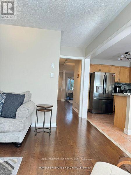3254 Mcdowell Drive, Mississauga, Ontario  L5M 6S4 - Photo 9 - W12241610
