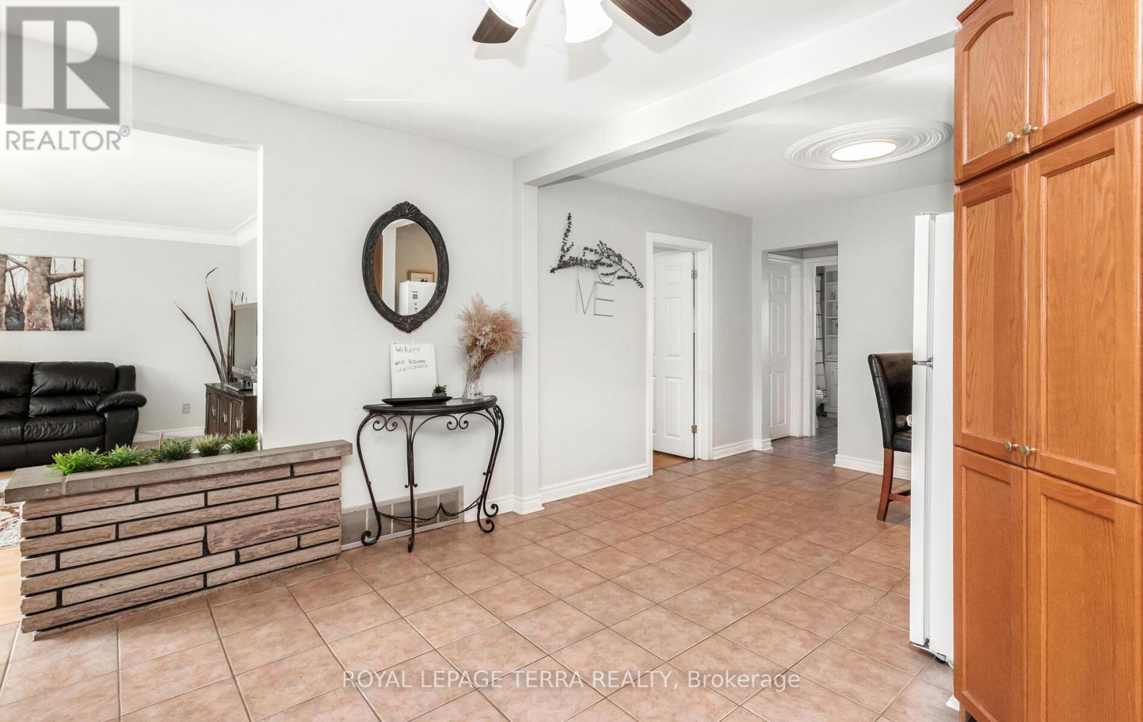 6267 Montrose Road, Niagara Falls (West Wood), Ontario  L2H 1L7 - Photo 10 - X12241653