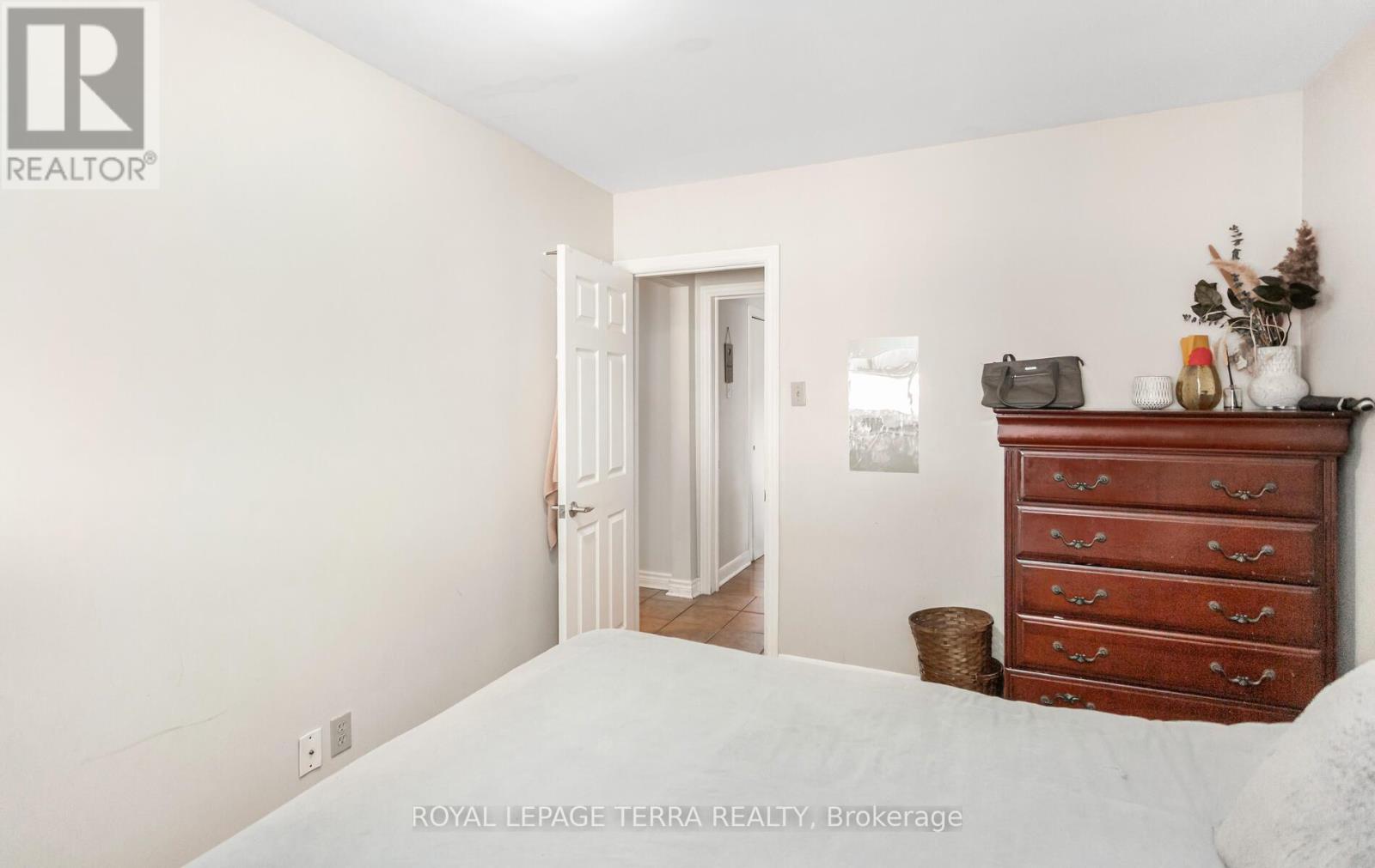 6267 Montrose Road, Niagara Falls (West Wood), Ontario  L2H 1L7 - Photo 14 - X12241653