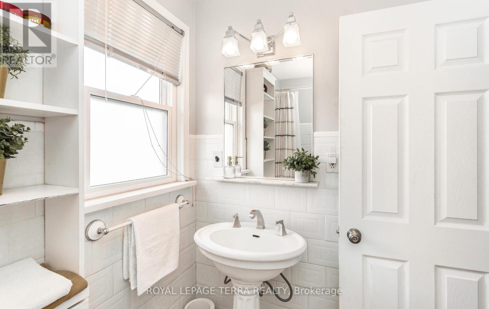 6267 Montrose Road, Niagara Falls (West Wood), Ontario  L2H 1L7 - Photo 17 - X12241653