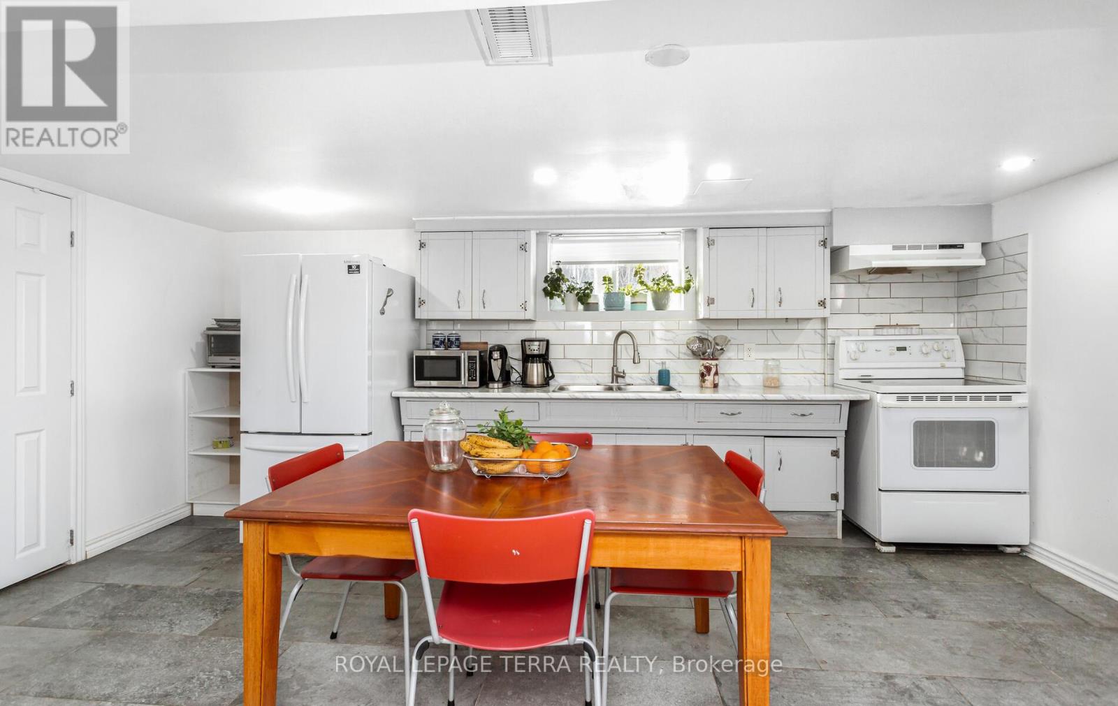 6267 Montrose Road, Niagara Falls (West Wood), Ontario  L2H 1L7 - Photo 21 - X12241653