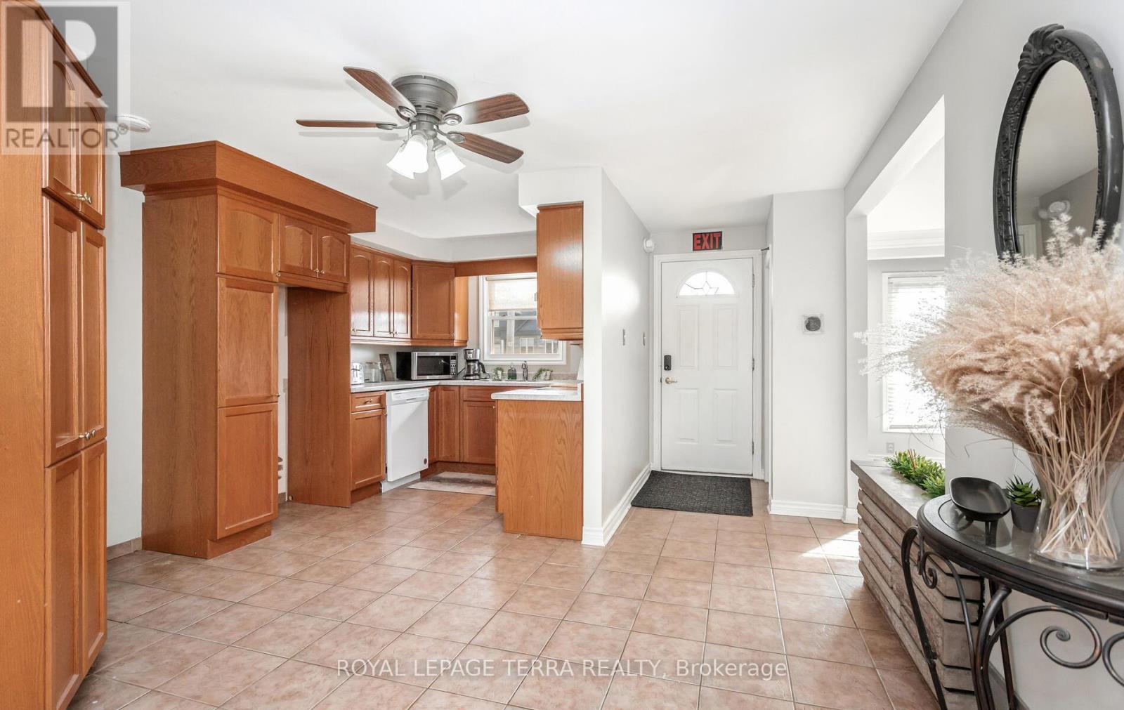 6267 Montrose Road, Niagara Falls (West Wood), Ontario  L2H 1L7 - Photo 7 - X12241653
