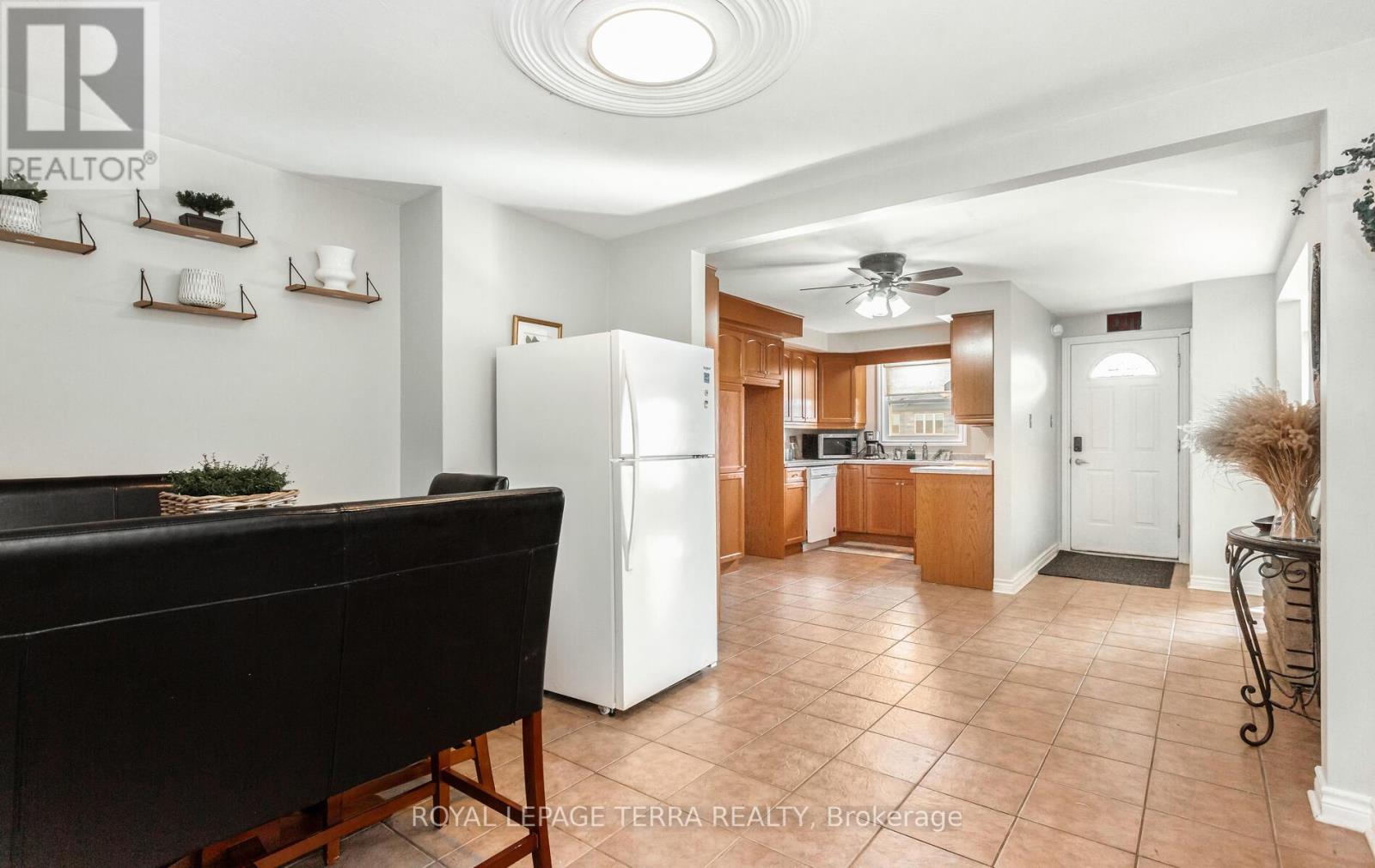 6267 Montrose Road, Niagara Falls (West Wood), Ontario  L2H 1L7 - Photo 9 - X12241653