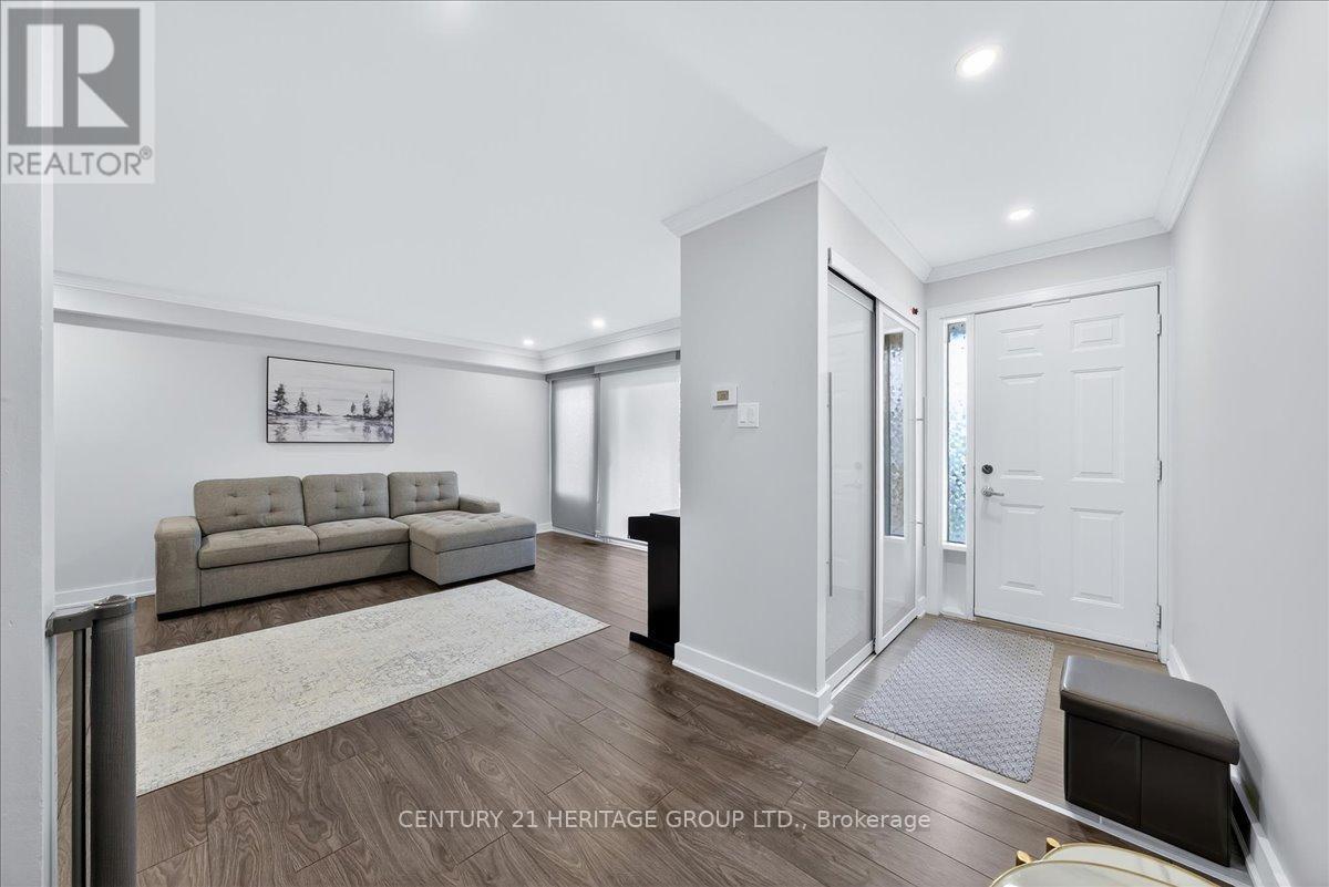 Property at 32 SPRINGFAIR AVENUE image 3