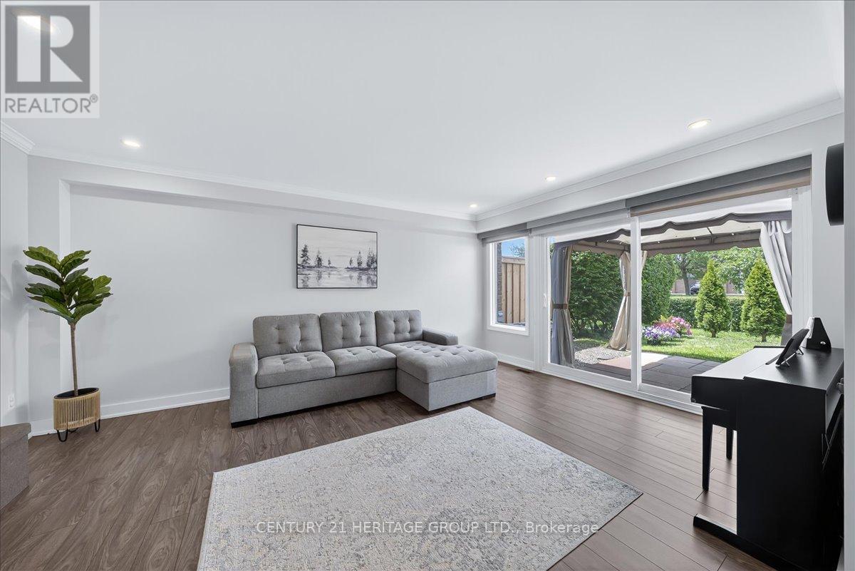 Property at 32 SPRINGFAIR AVENUE image 5