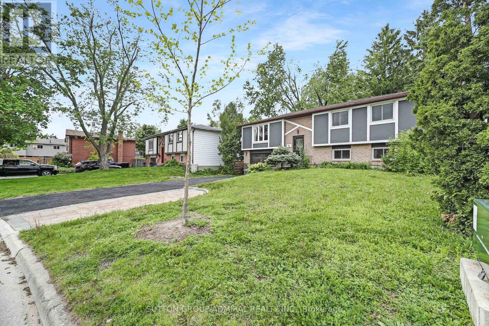 Property at 14 CHIPPAWA COURT image 3