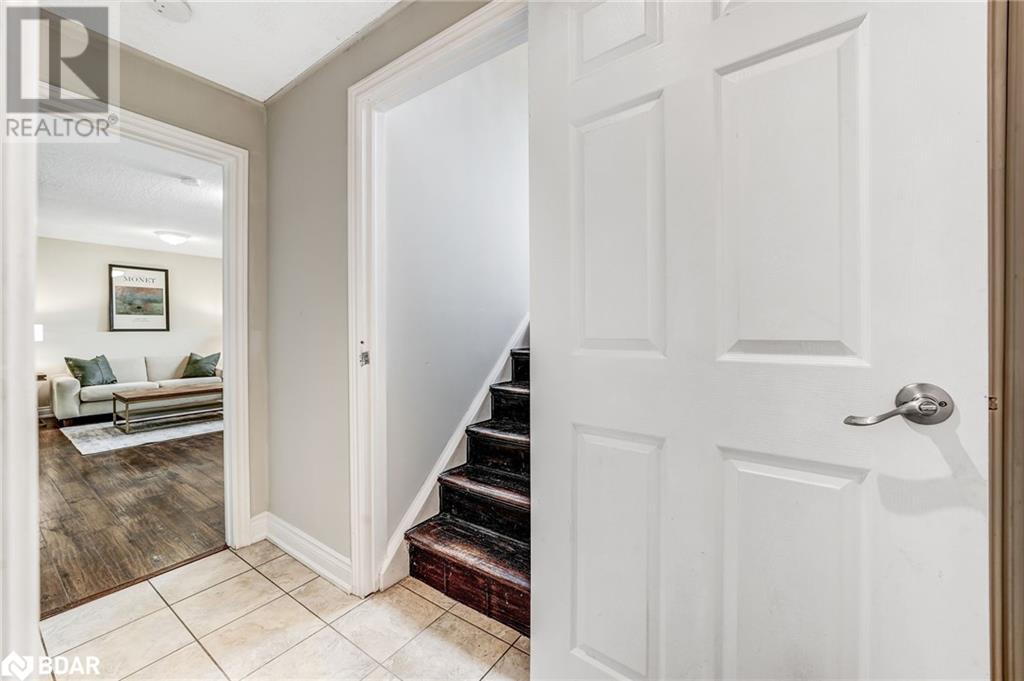 14 Chippawa Court, Barrie, Ontario  L4M 5N8 - Photo 7 - 40744626
