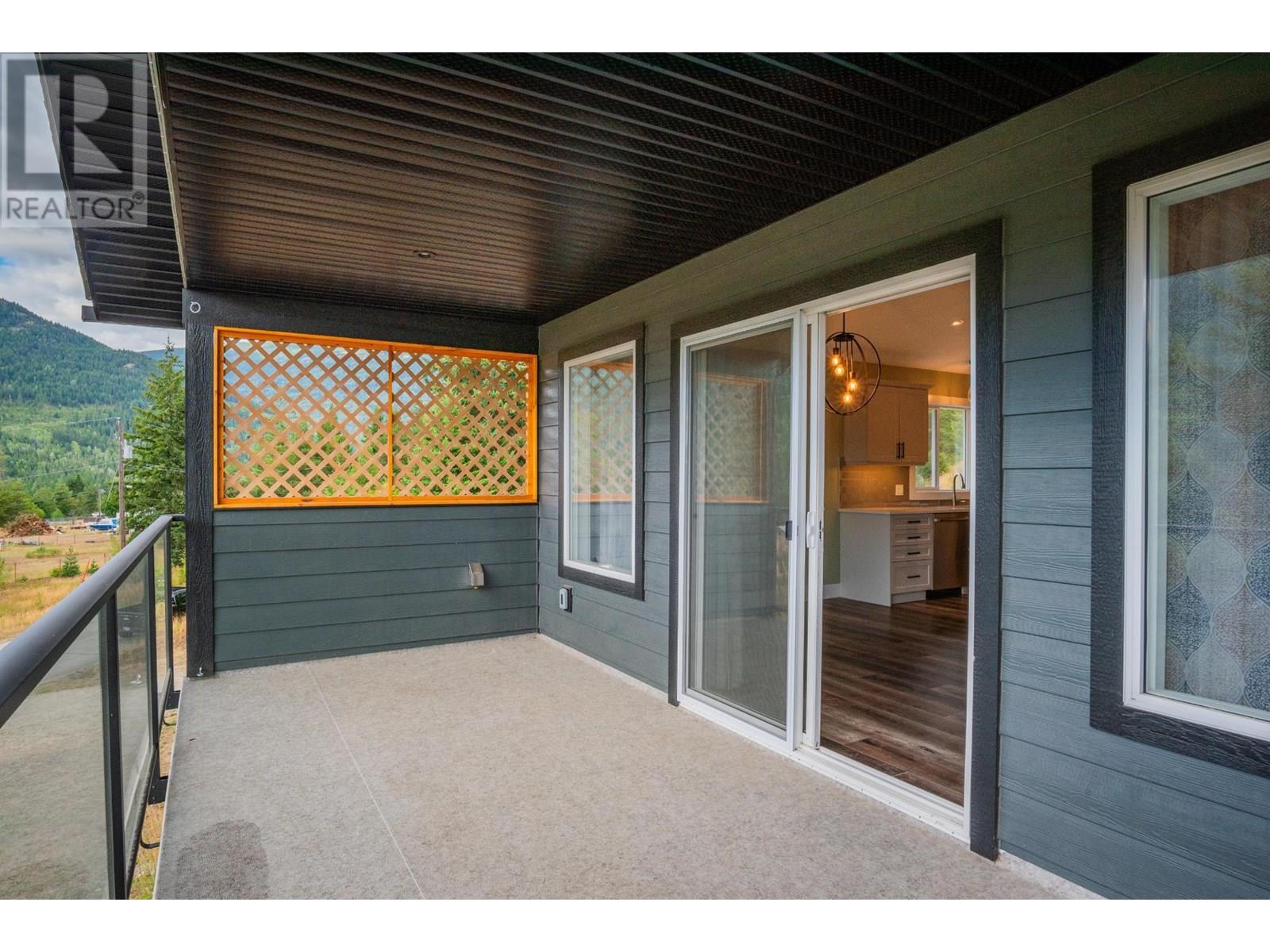 1955 Sandy Road, Castlegar, British Columbia  V1N 4T1 - Photo 42 - 2479159