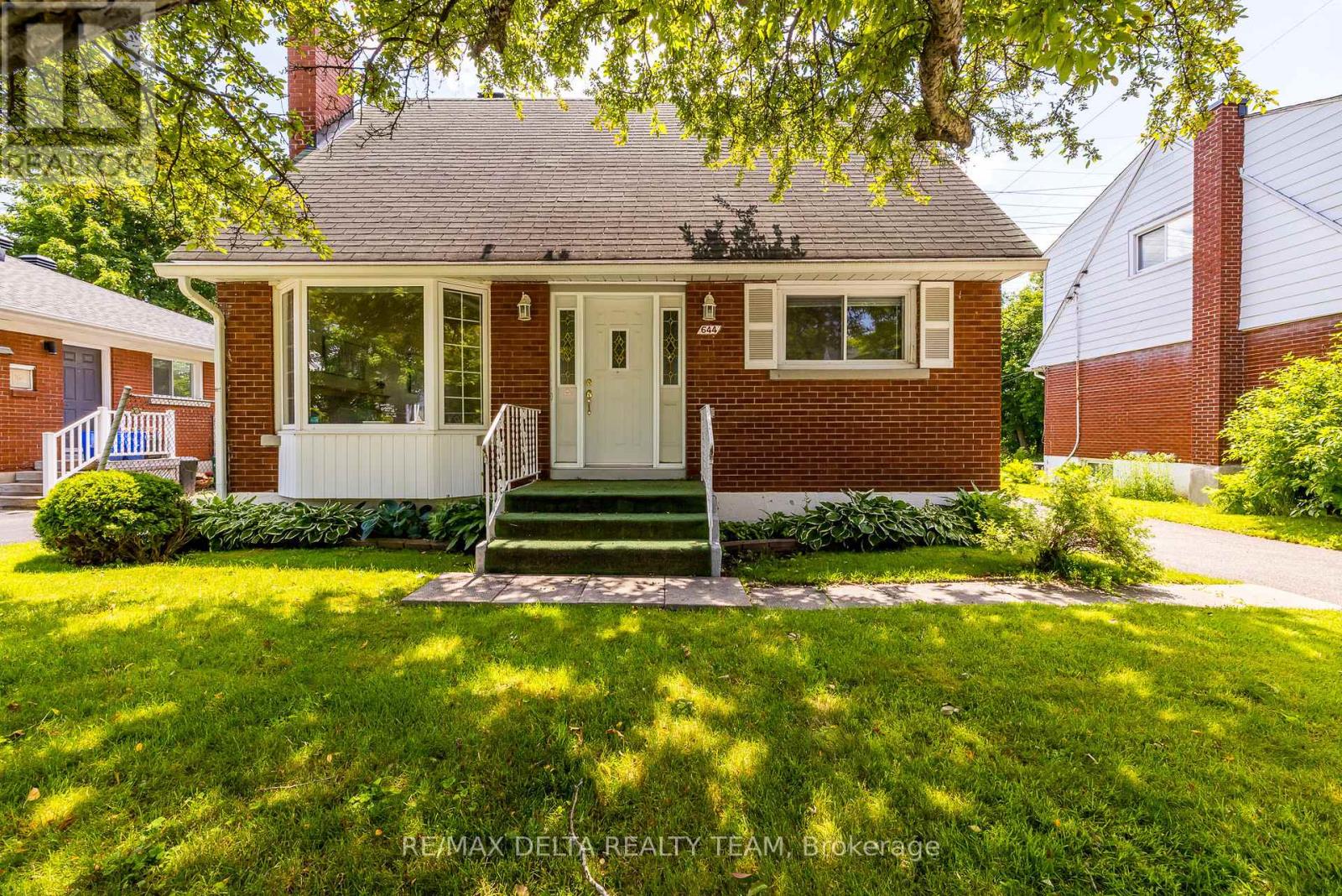 Property at 644 BROWNING AVENUE image 1