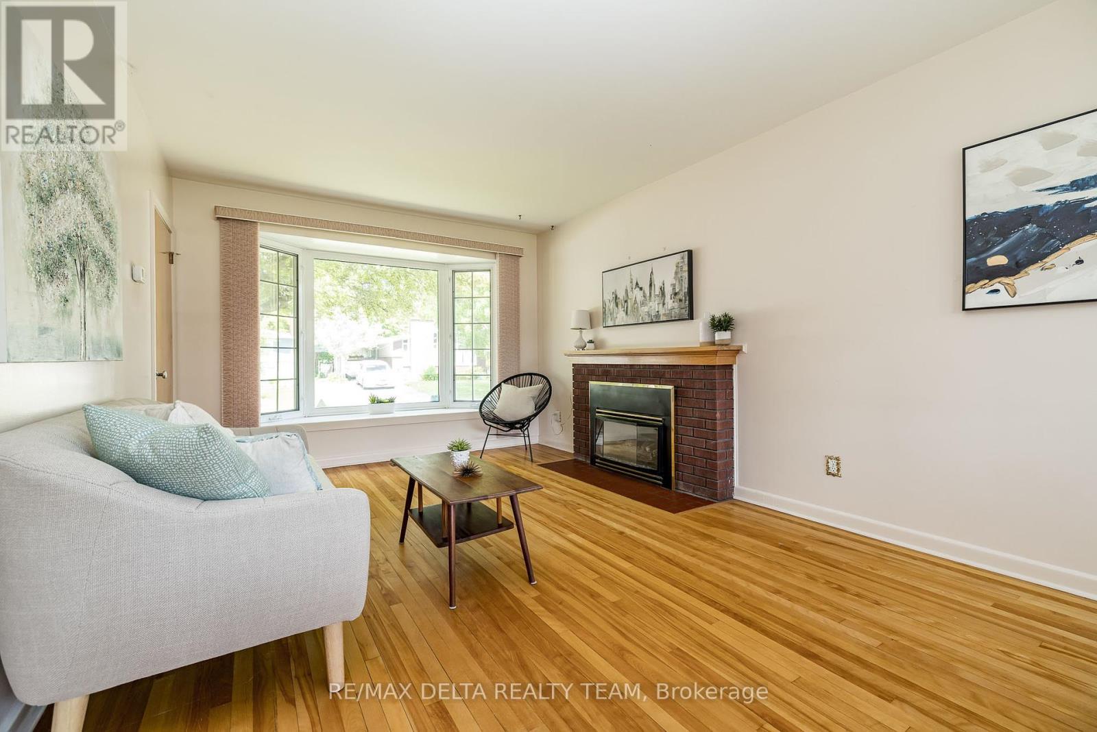 Property at 644 BROWNING AVENUE image 4