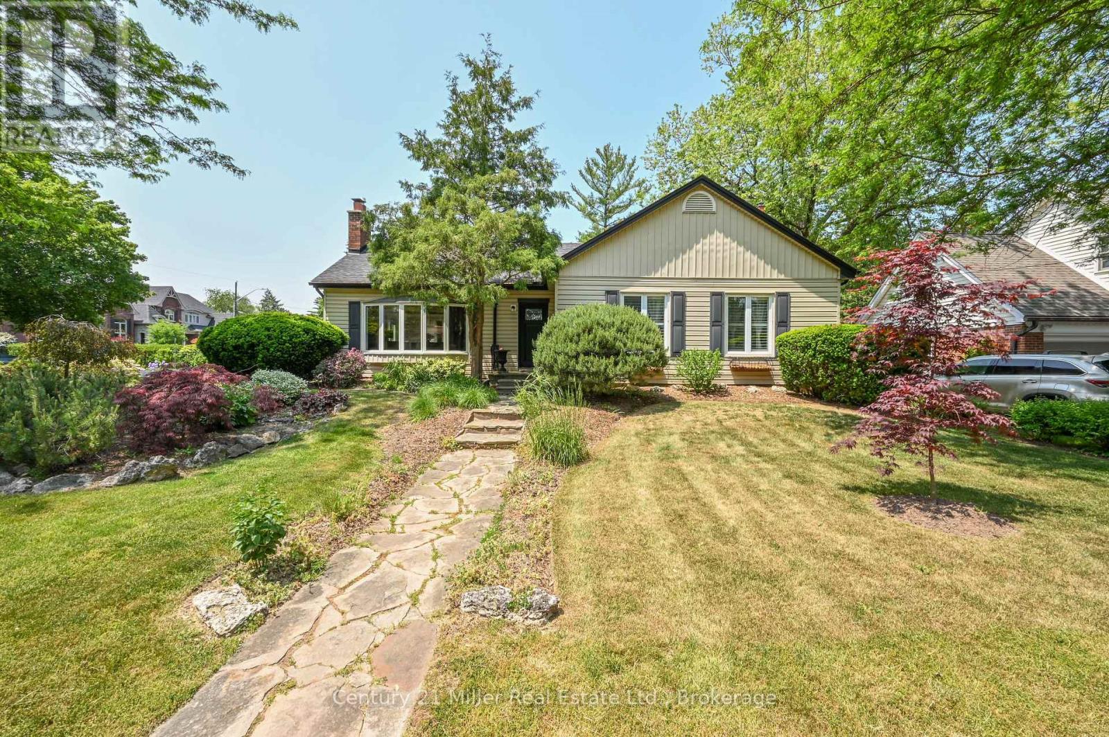 Property at 179 TOWNSEND AVENUE image 2