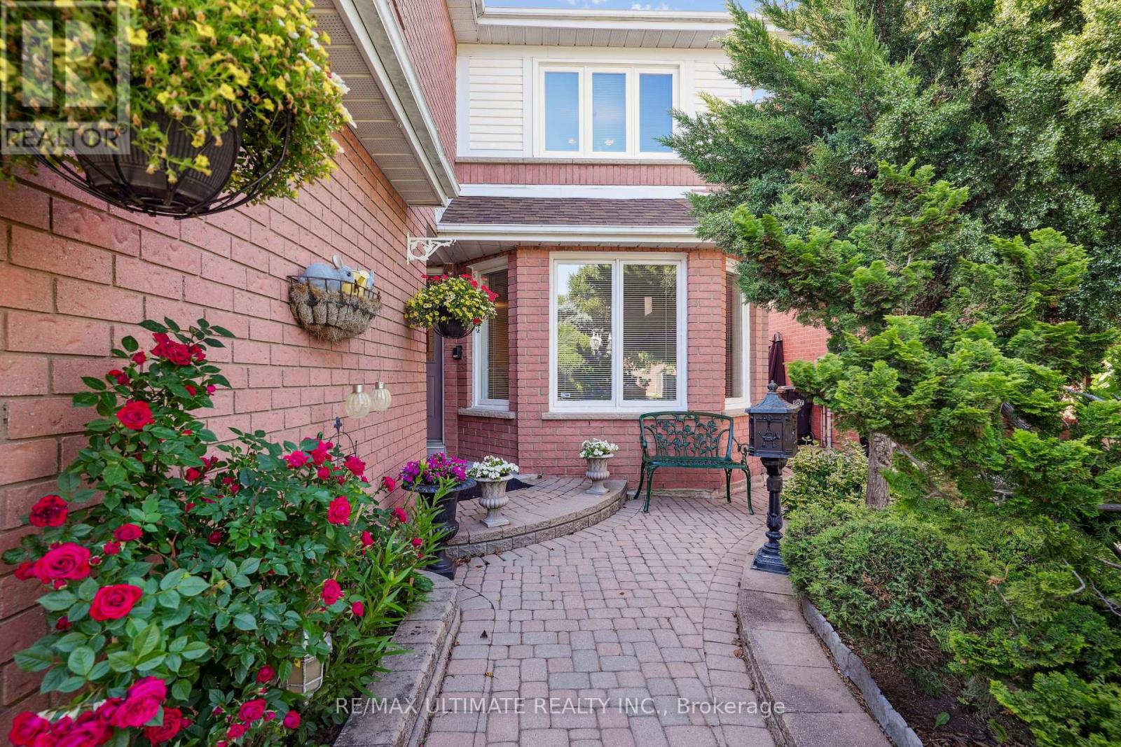 Property at 961 FOCAL ROAD image 2