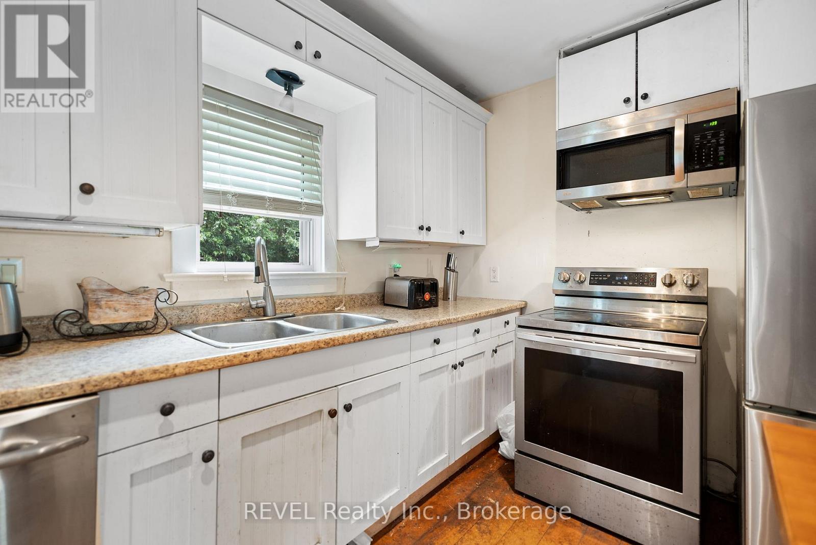 1031 Line 8 Road, Niagara-On-The-Lake, Ontario  L0S 1J0 - Photo 12 - X12241856