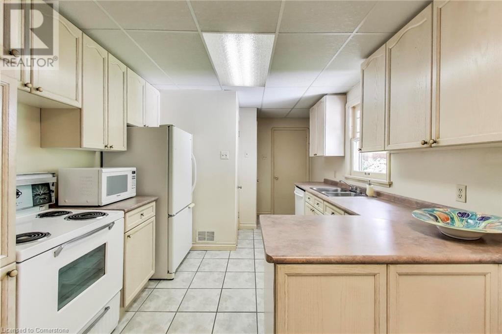 9 Avalon Avenue, Stoney Creek, Ontario  L8G 1X4 - Photo 9 - 40738005