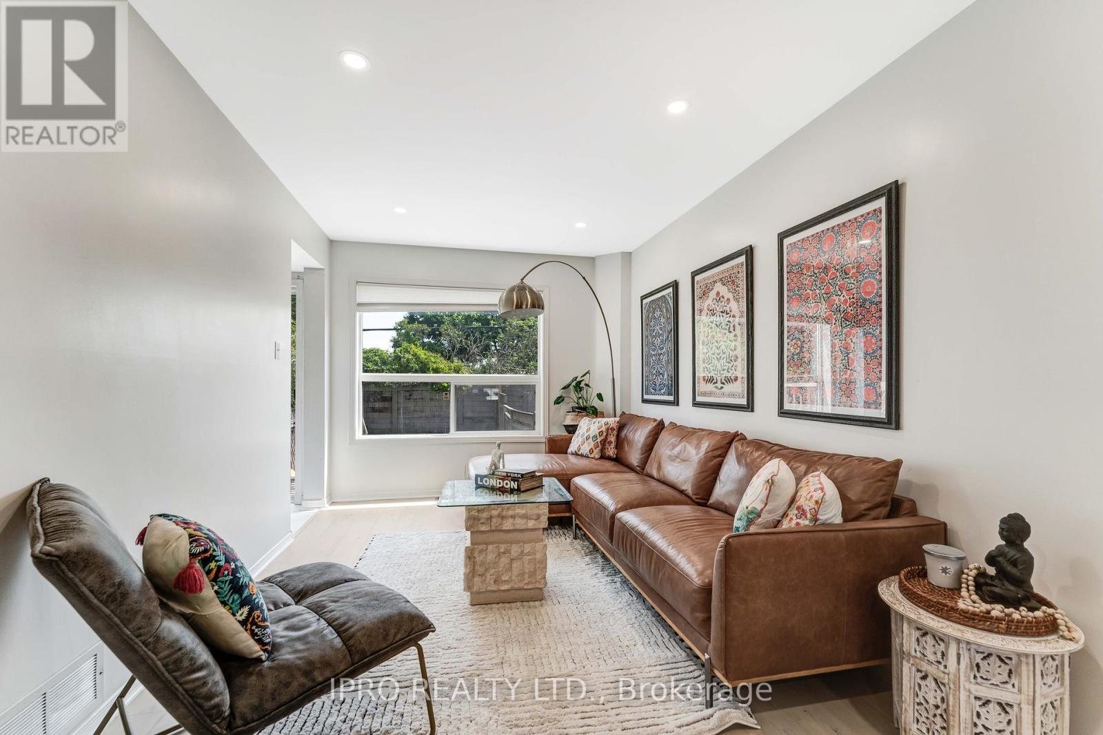 Property at 51 MULLCRAFT CRESCENT image 4