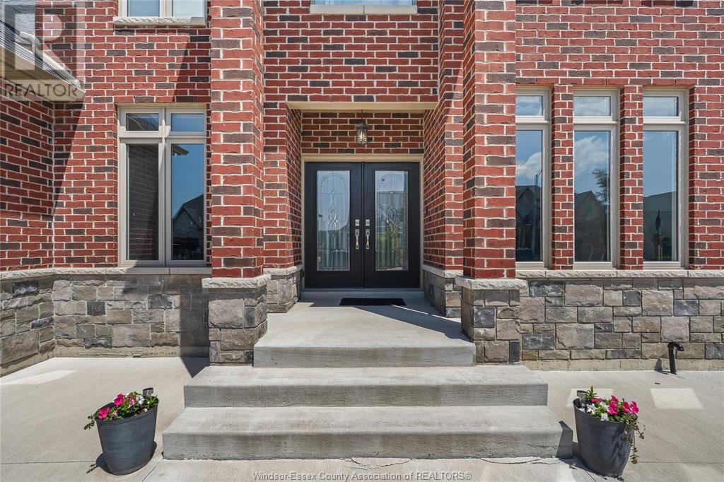 934 Chateau Avenue, Windsor, Ontario  N8P 0E6 - Photo 3 - 25015926