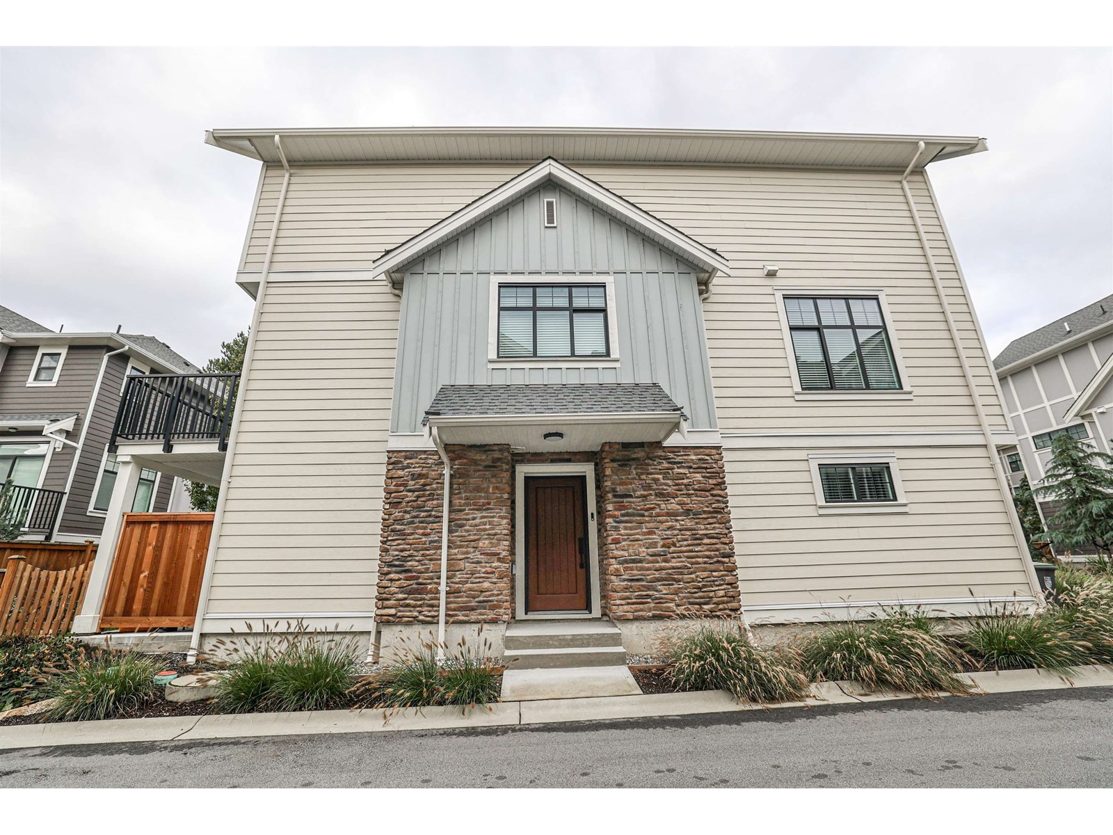 Property at 17 20327 72B AVENUE image 4