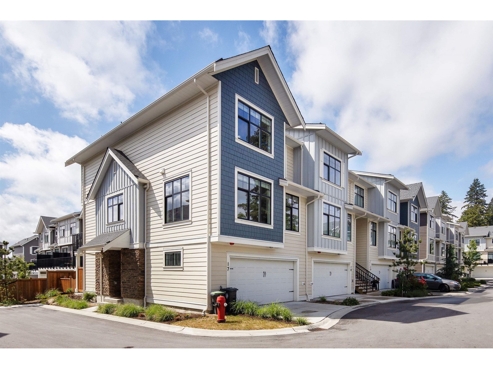 Property at 17 20327 72B AVENUE image 1