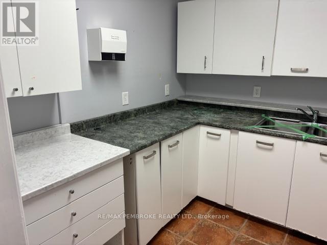 3 - 4 Doran Street, Petawawa, Ontario  K8H 1P5 - Photo 11 - X12238898