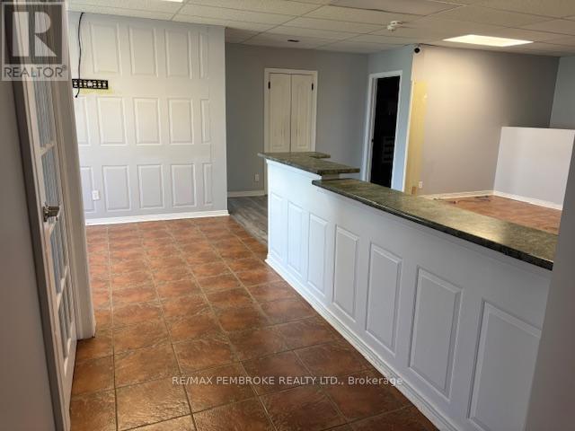 3 - 4 Doran Street, Petawawa, Ontario  K8H 1P5 - Photo 5 - X12238898
