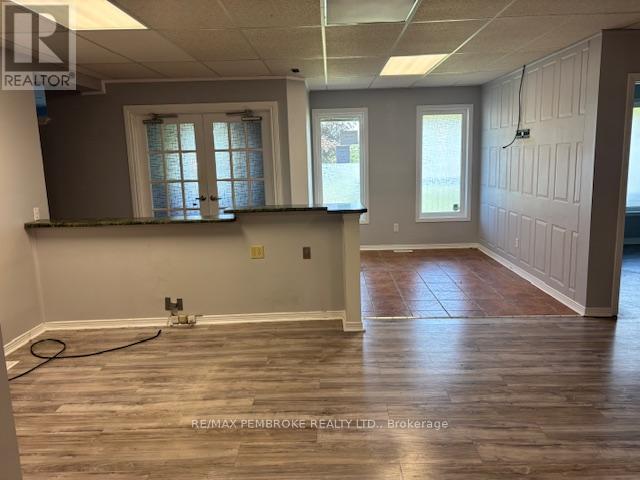 3 - 4 Doran Street, Petawawa, Ontario  K8H 1P5 - Photo 13 - X12238898