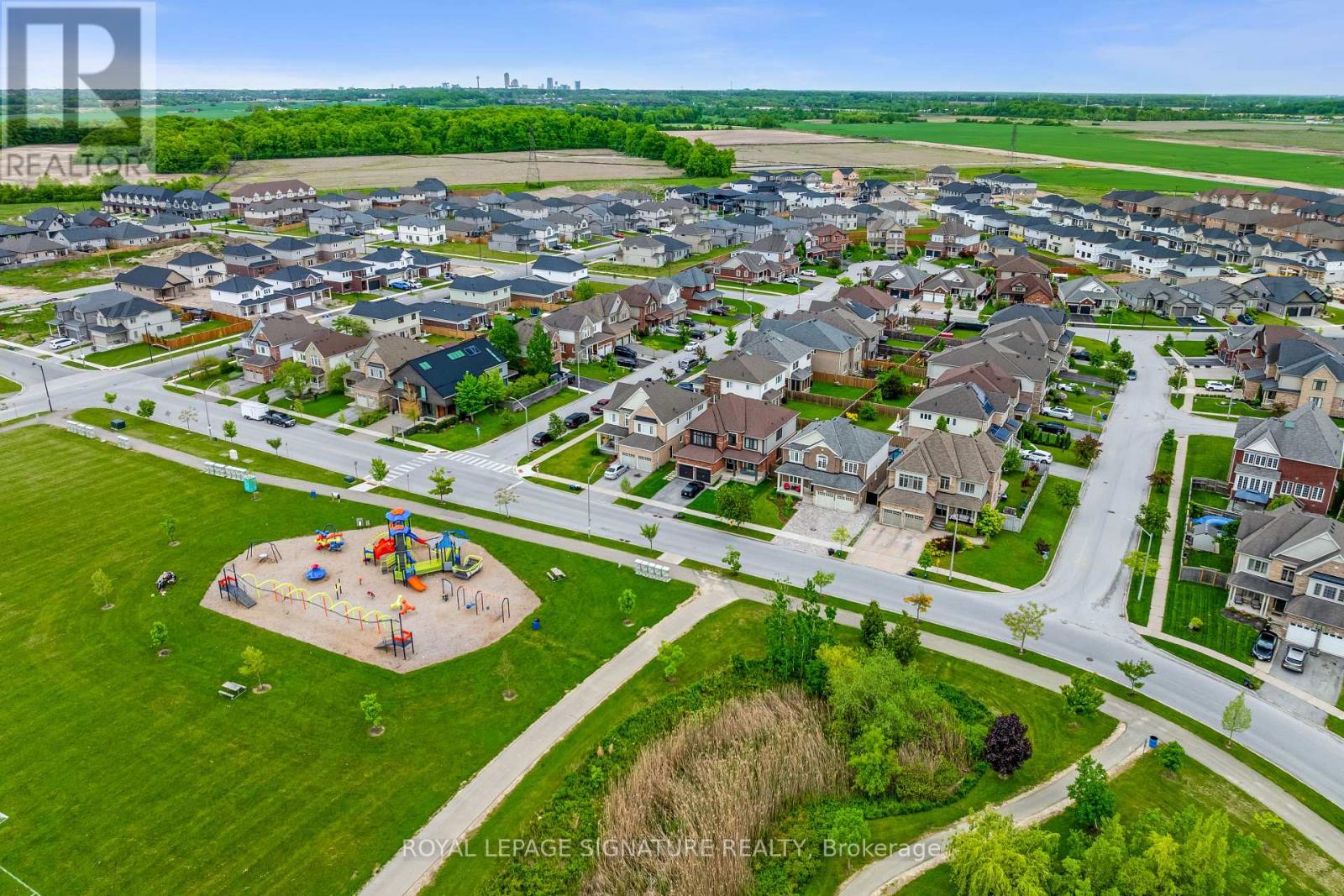8 Miracle Way, Thorold, Ontario  L0S 1A0 - Photo 40 - X12206585