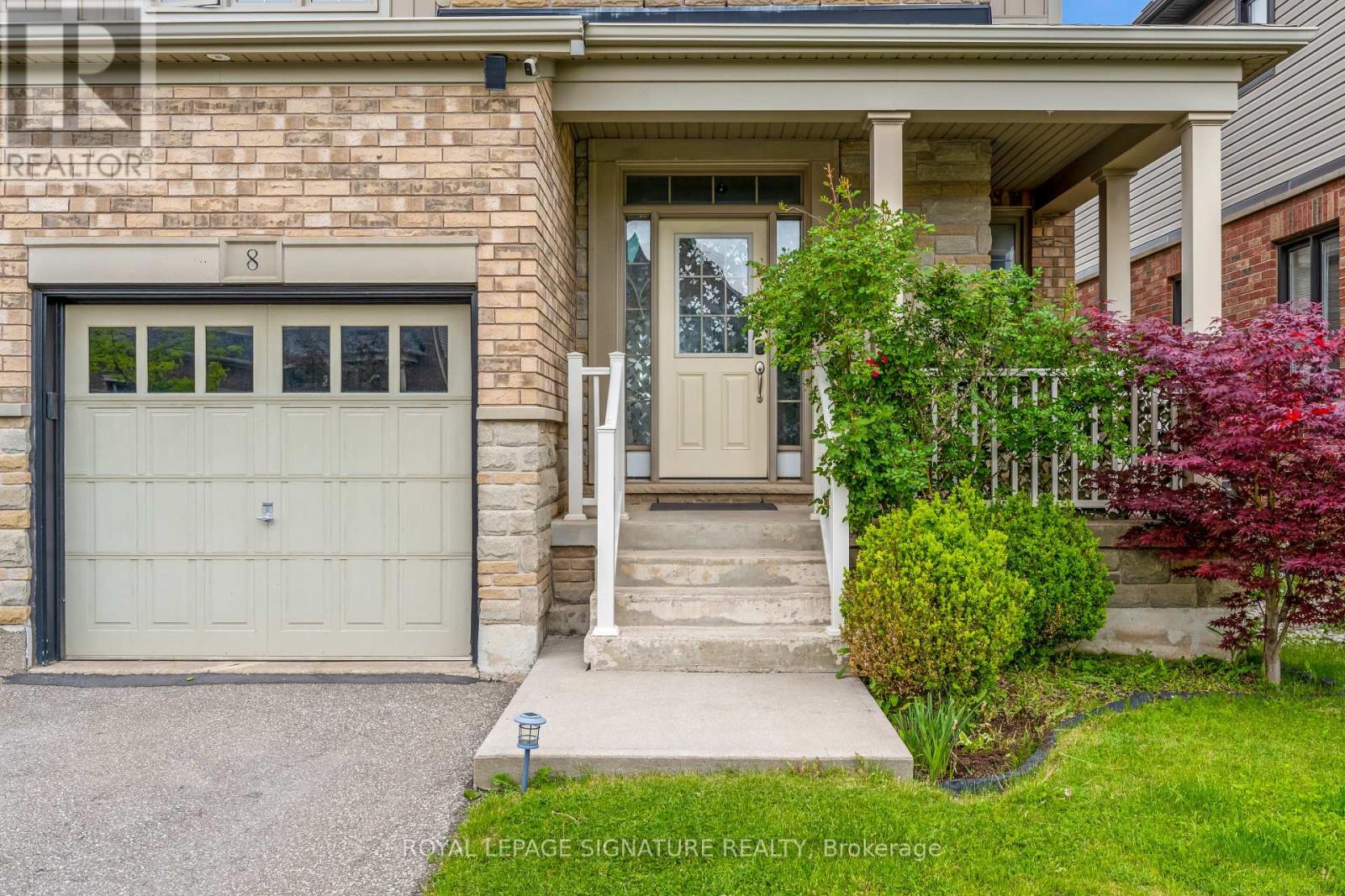 Property at 8 MIRACLE WAY image 3