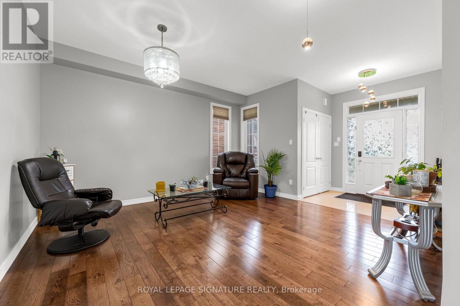 Property at 8 MIRACLE WAY image 4