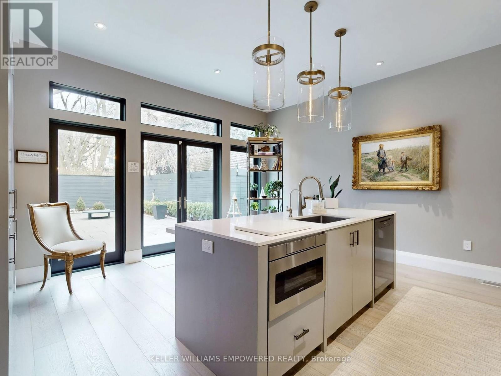 10 Webster Avenue, Toronto, Ontario  M5R 1N7 - Photo 13 - E12061045