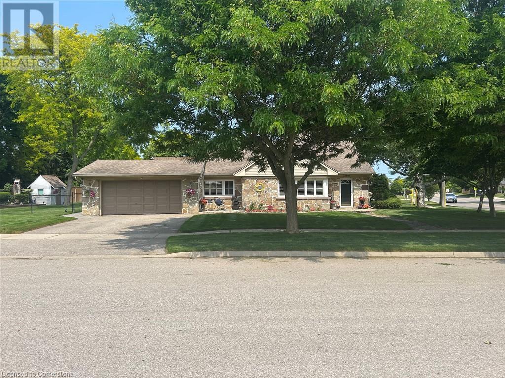 Property at 34 QUEENSWAY Drive image 2