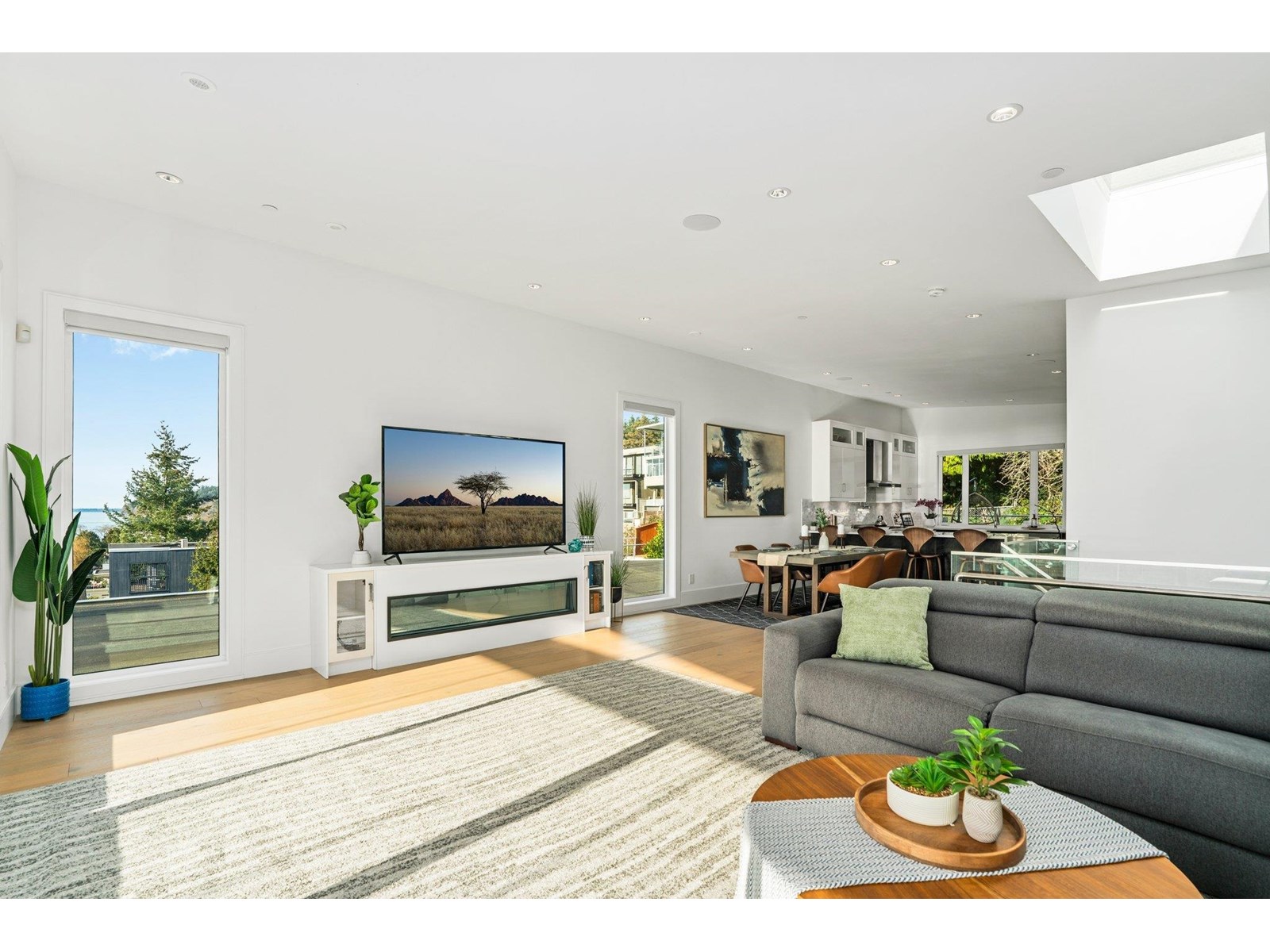 Property at 14857 BUENA VISTA AVENUE image 3
