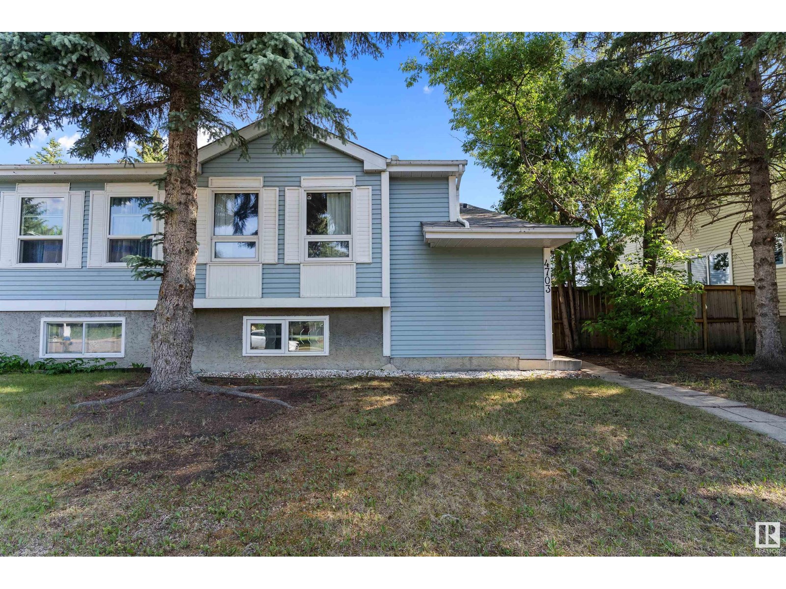 Property at 4703 36 AV NW image 2