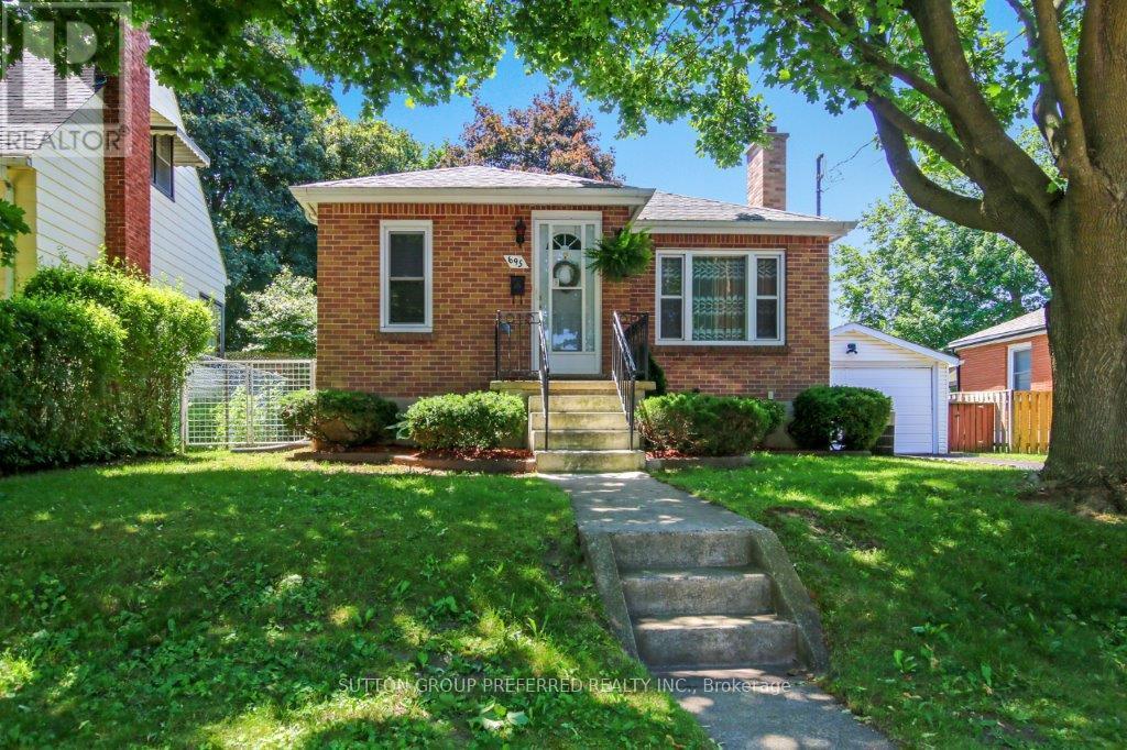 Property at 695 ECCLESTONE STREET image 2