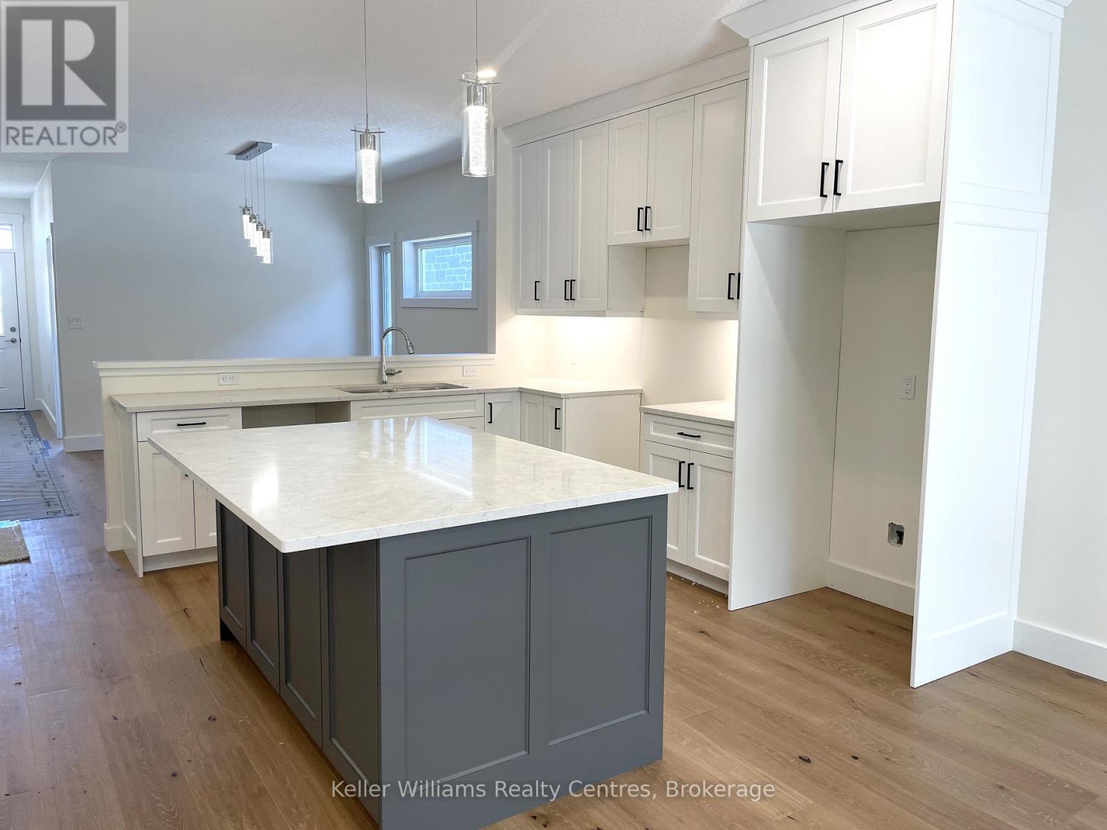614 25th Avenue, Hanover, Ontario  N4N 3B8 - Photo 6 - X12236658